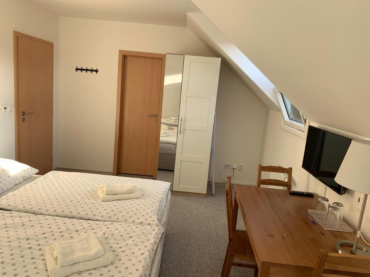 Kasperky 440 Apartment Касперске Хори Екстериор снимка